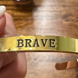 Rave Gold ton 'BRAVE' Cuff Bracelet